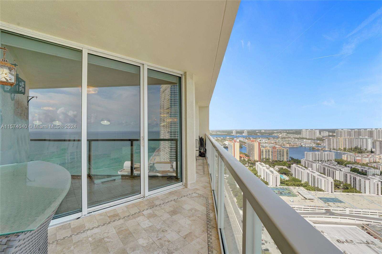 La Perla at 16699 Collins Ave, Sunny Isles Beach, FL 33160 - For Rent photo 44