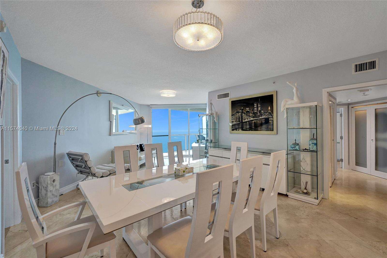 La Perla at 16699 Collins Ave, Sunny Isles Beach, FL 33160 - For Rent photo 10