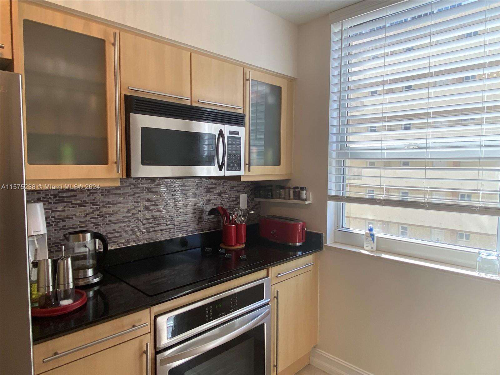 2080 Ocean Dr, Hallandale Beach, FL 33009 - For Rent photo 11