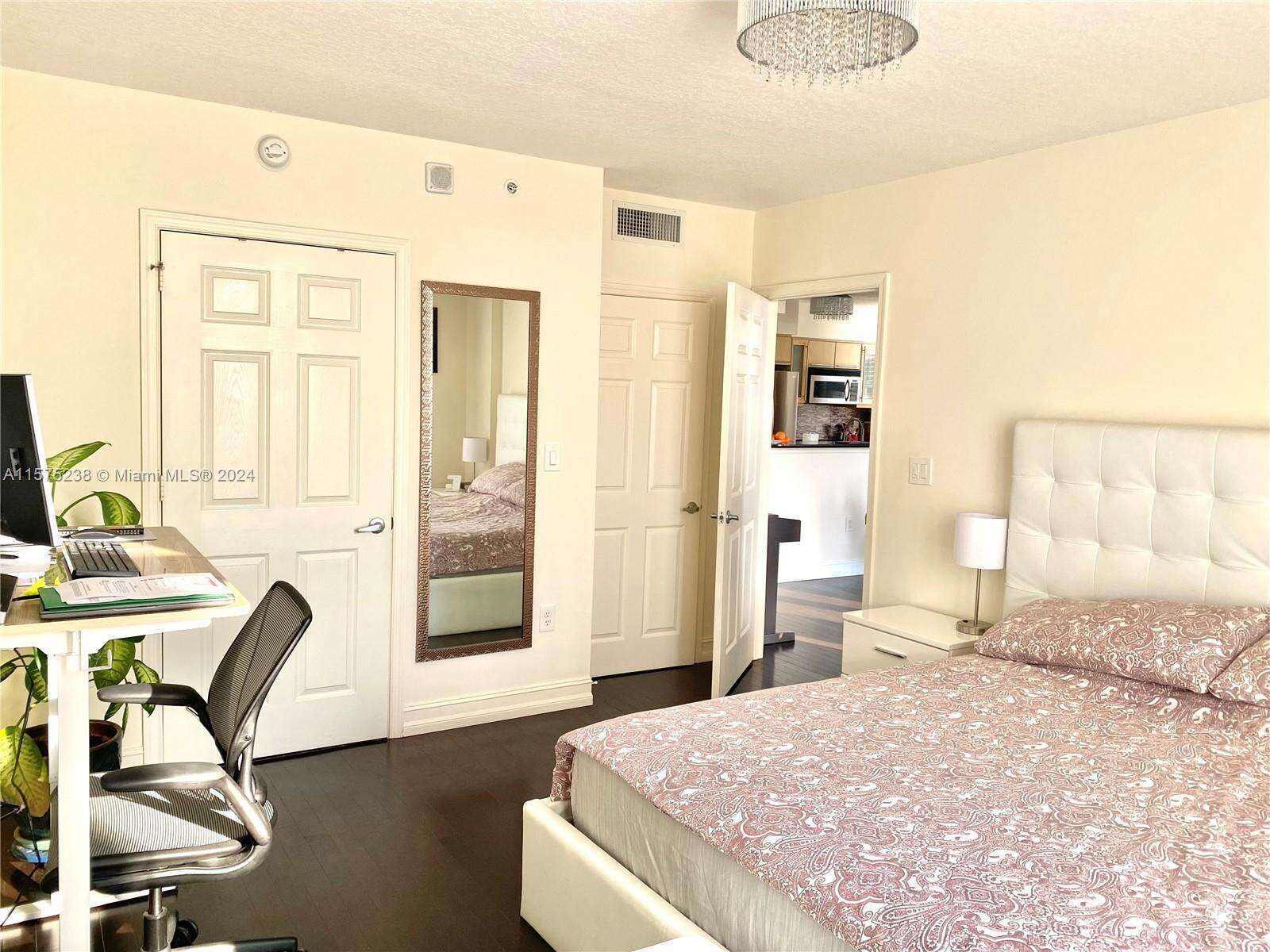 2080 Ocean Dr, Hallandale Beach, FL 33009 - For Rent photo 22