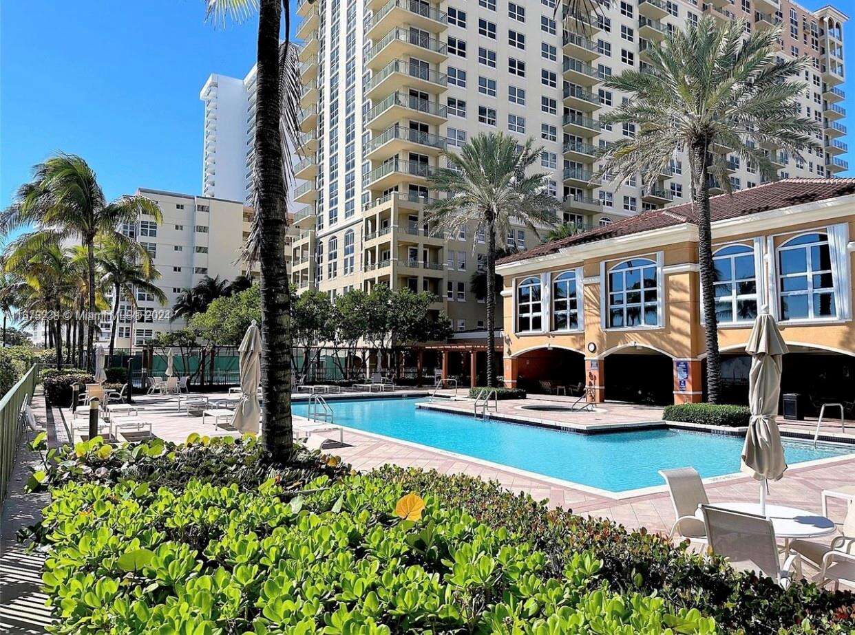 2080 Ocean Dr, Hallandale Beach, FL 33009 - For Rent photo 27