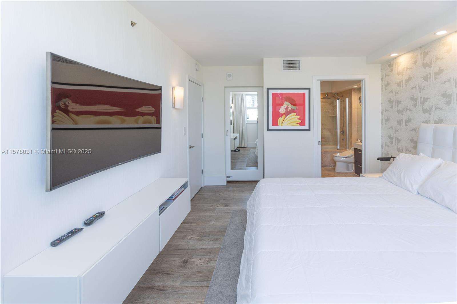 Yacht Club At Portofino at 90 Alton Rd, Miami Beach, FL 33139 - For Rent photo 13