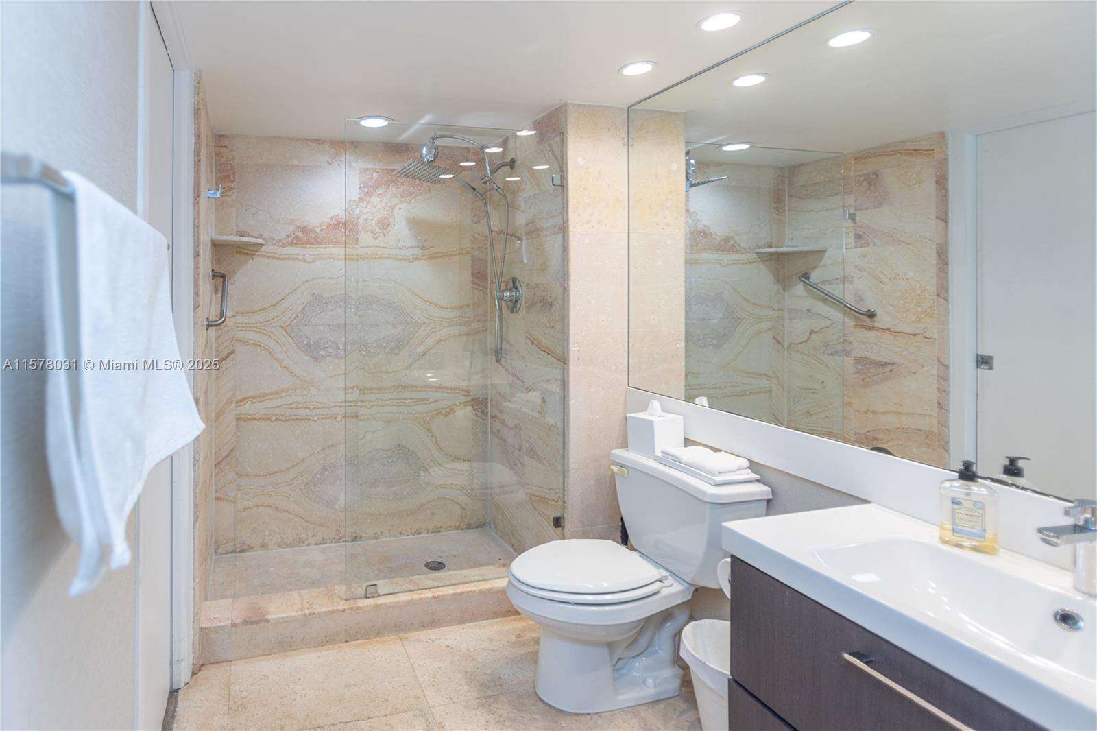 Yacht Club At Portofino at 90 Alton Rd, Miami Beach, FL 33139 - For Rent photo 18