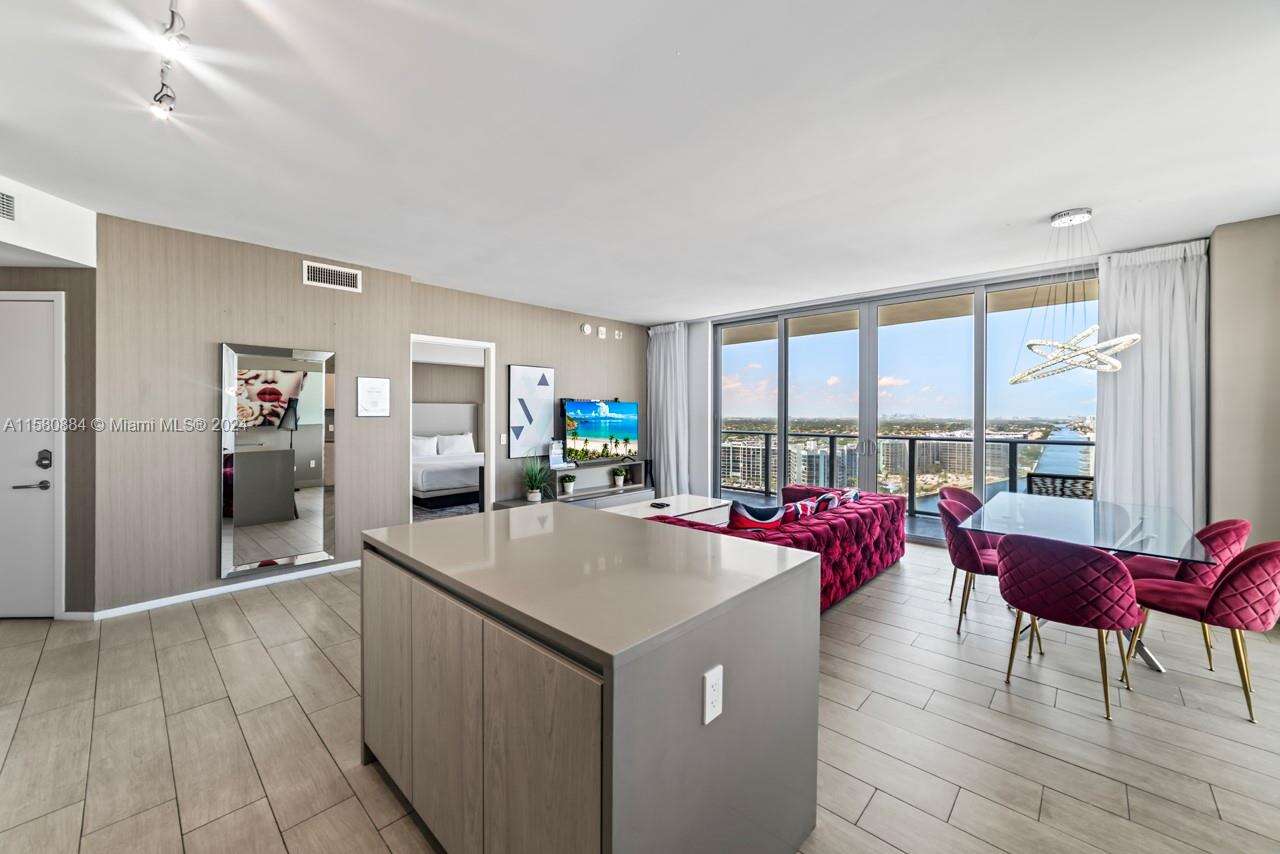 Hyde Beach House at 4010 Ocean Dr, Hollywood, FL 33019 - For Rent photo 8