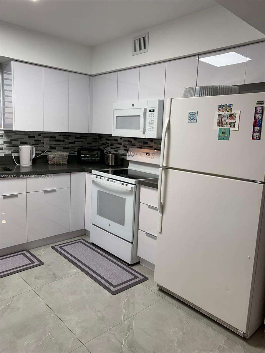 Parc Central East at 3300 192nd St, Aventura, FL 33180 - For Rent photo 6
