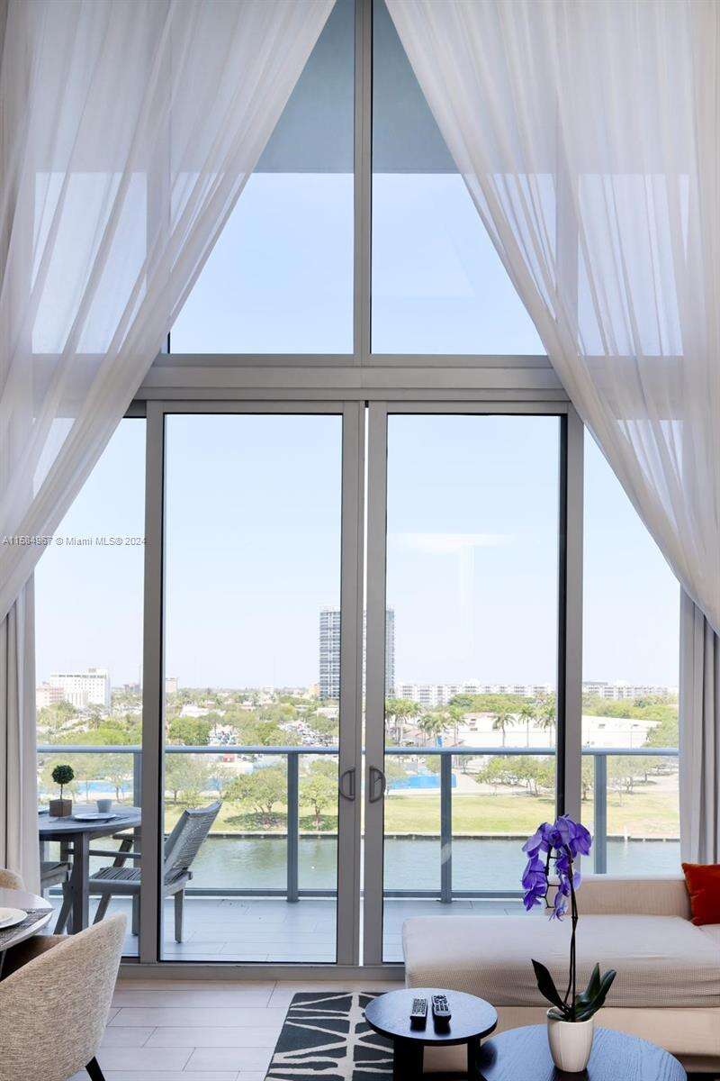 Hyde Beach House at 4010 Ocean Dr, Hollywood, FL 33019 - For Rent photo 1
