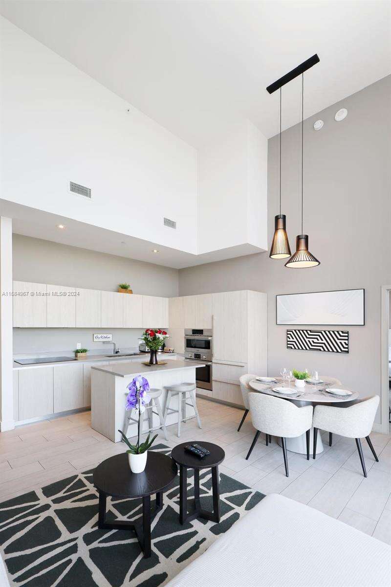 Hyde Beach House at 4010 Ocean Dr, Hollywood, FL 33019 - For Rent photo 2