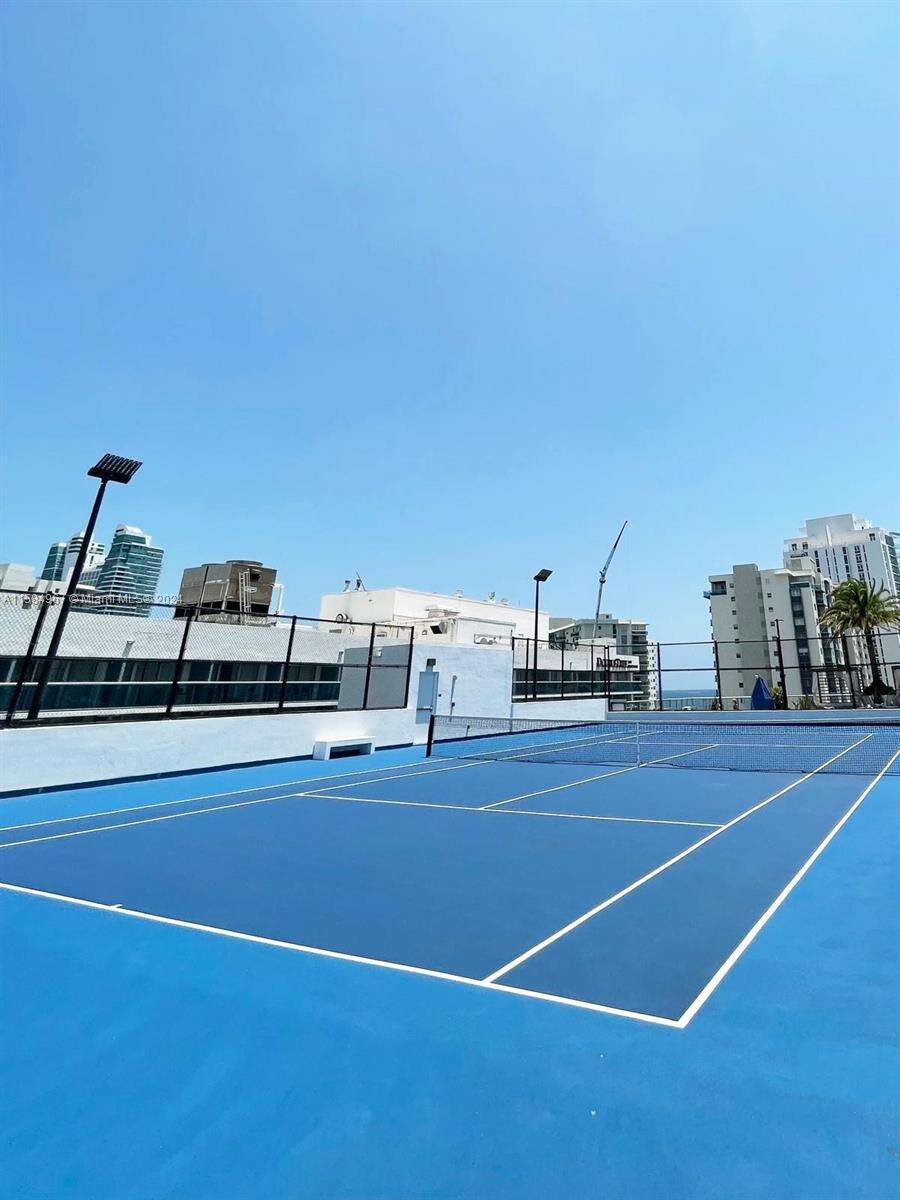 Hyde Beach House at 4010 Ocean Dr, Hollywood, FL 33019 - For Rent photo 18