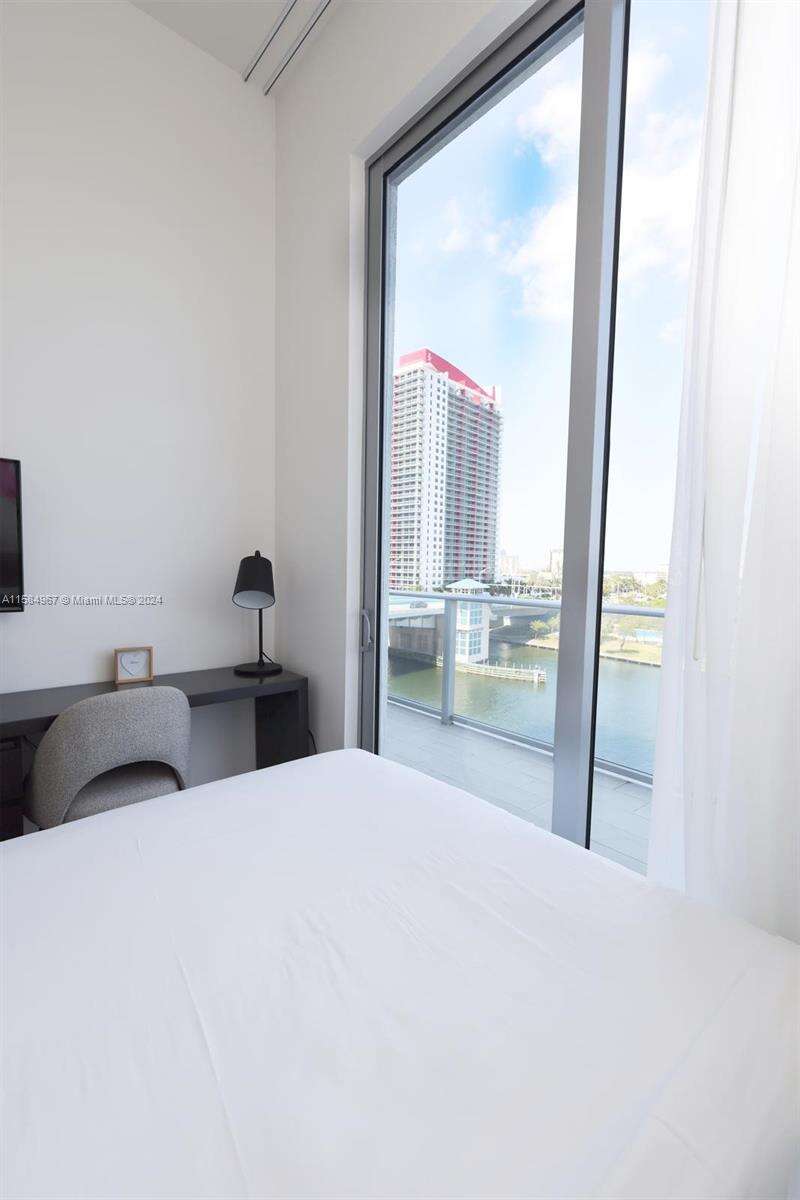 Hyde Beach House at 4010 Ocean Dr, Hollywood, FL 33019 - For Rent photo 9