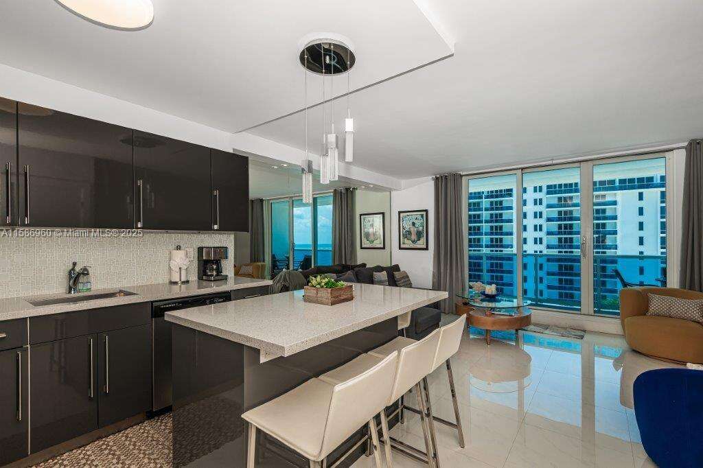Roney Palace at 2301 Collins Ave, Miami Beach, FL 33139 - For Rent photo 2