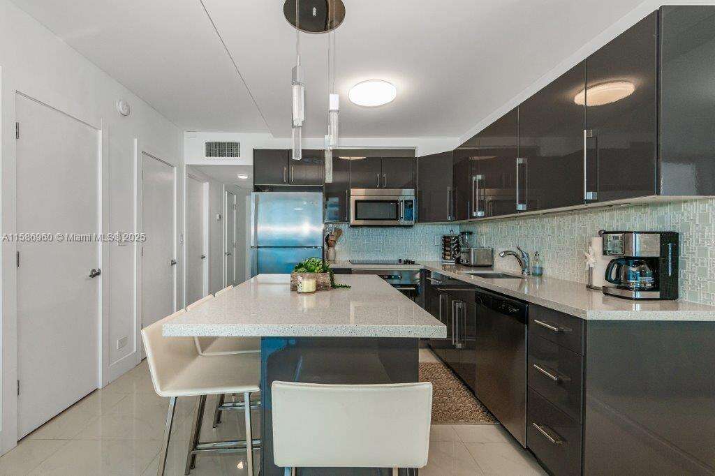 Roney Palace at 2301 Collins Ave, Miami Beach, FL 33139 - For Rent photo 14