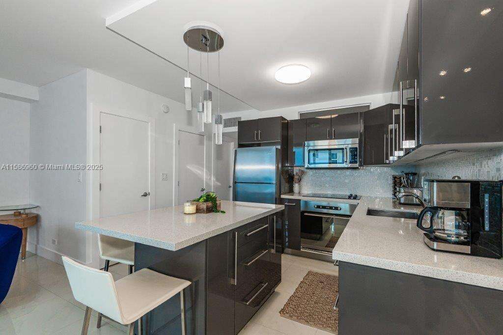 Roney Palace at 2301 Collins Ave, Miami Beach, FL 33139 - For Rent photo 15