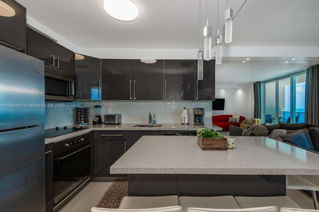 Roney Palace at 2301 Collins Ave, Miami Beach, FL 33139 - For Rent photo 16