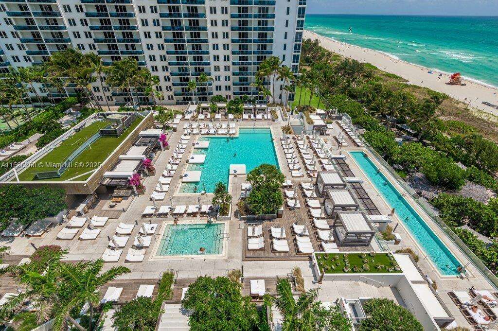 Roney Palace at 2301 Collins Ave, Miami Beach, FL 33139 - For Rent photo 25