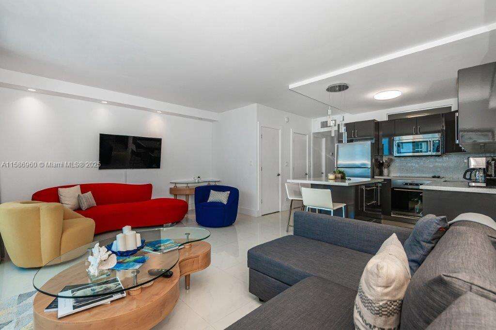 Roney Palace at 2301 Collins Ave, Miami Beach, FL 33139 - For Rent photo 9