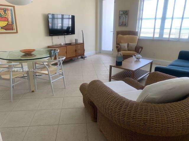 Decoplage at 100 Lincoln Rd, Miami Beach, FL 33139 - For Rent photo 3