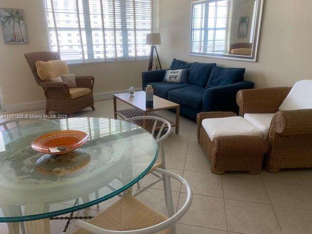 Decoplage at 100 Lincoln Rd, Miami Beach, FL 33139 - For Rent photo 4