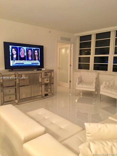 Decoplage at 100 Lincoln Rd, Miami Beach, FL 33139 - For Rent photo 1