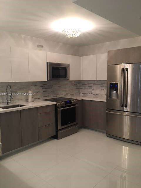 Decoplage at 100 Lincoln Rd, Miami Beach, FL 33139 - For Rent photo 7