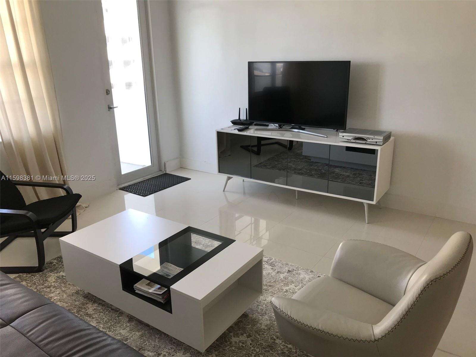 Decoplage at 100 Lincoln Rd, Miami Beach, FL 33139 - For Rent photo 5