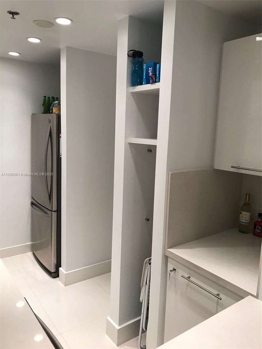 Decoplage at 100 Lincoln Rd, Miami Beach, FL 33139 - For Rent photo 8