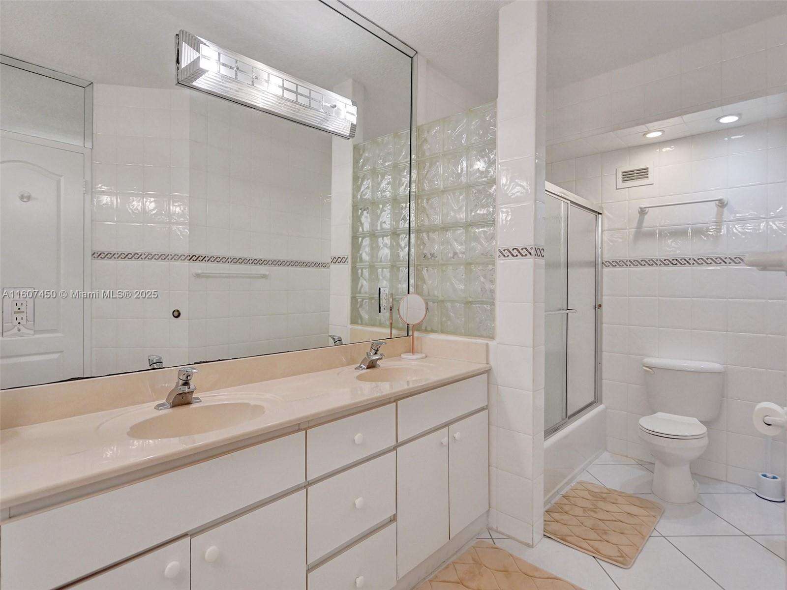 Sea Air Towers at 3725 Ocean Dr, Hollywood, FL 33019 - For Rent photo 11