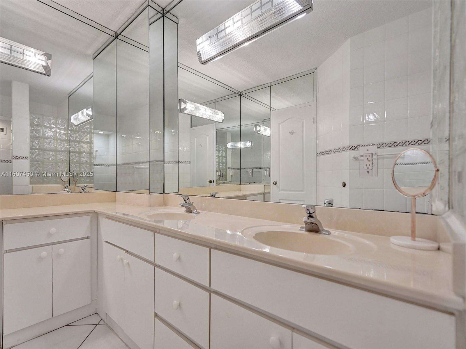 Sea Air Towers at 3725 Ocean Dr, Hollywood, FL 33019 - For Rent photo 12