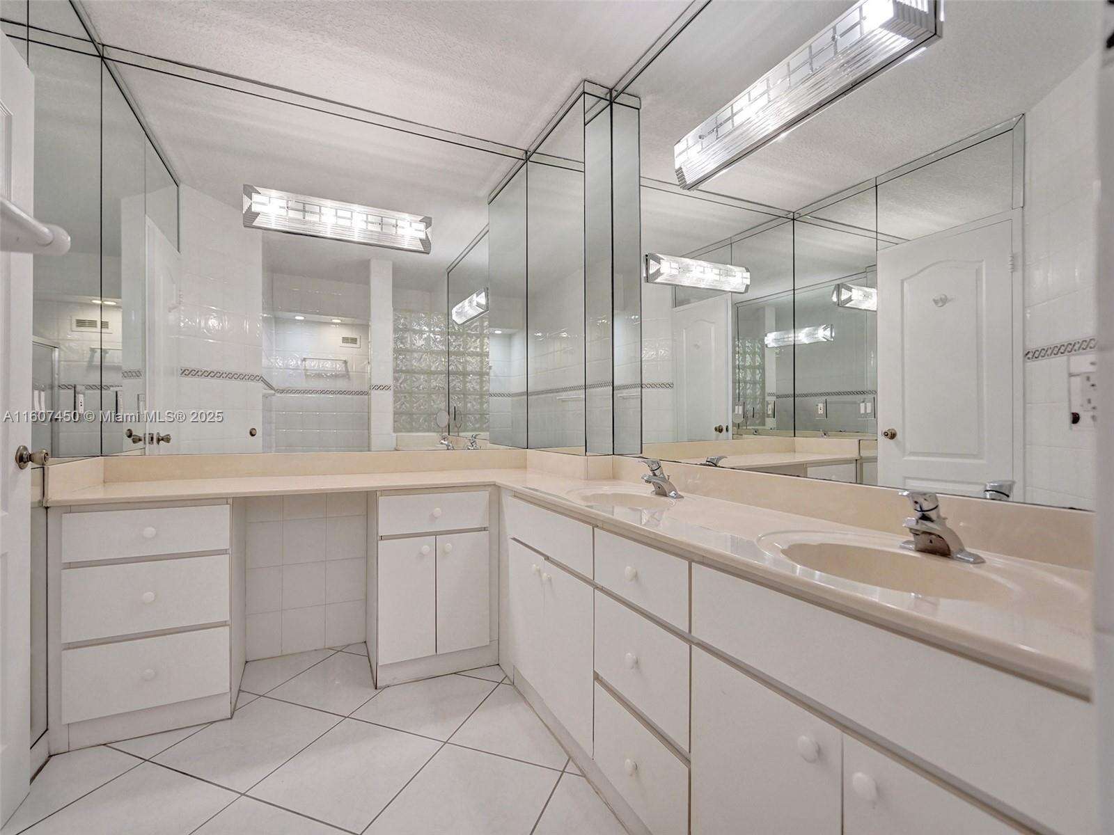 Sea Air Towers at 3725 Ocean Dr, Hollywood, FL 33019 - For Rent photo 13