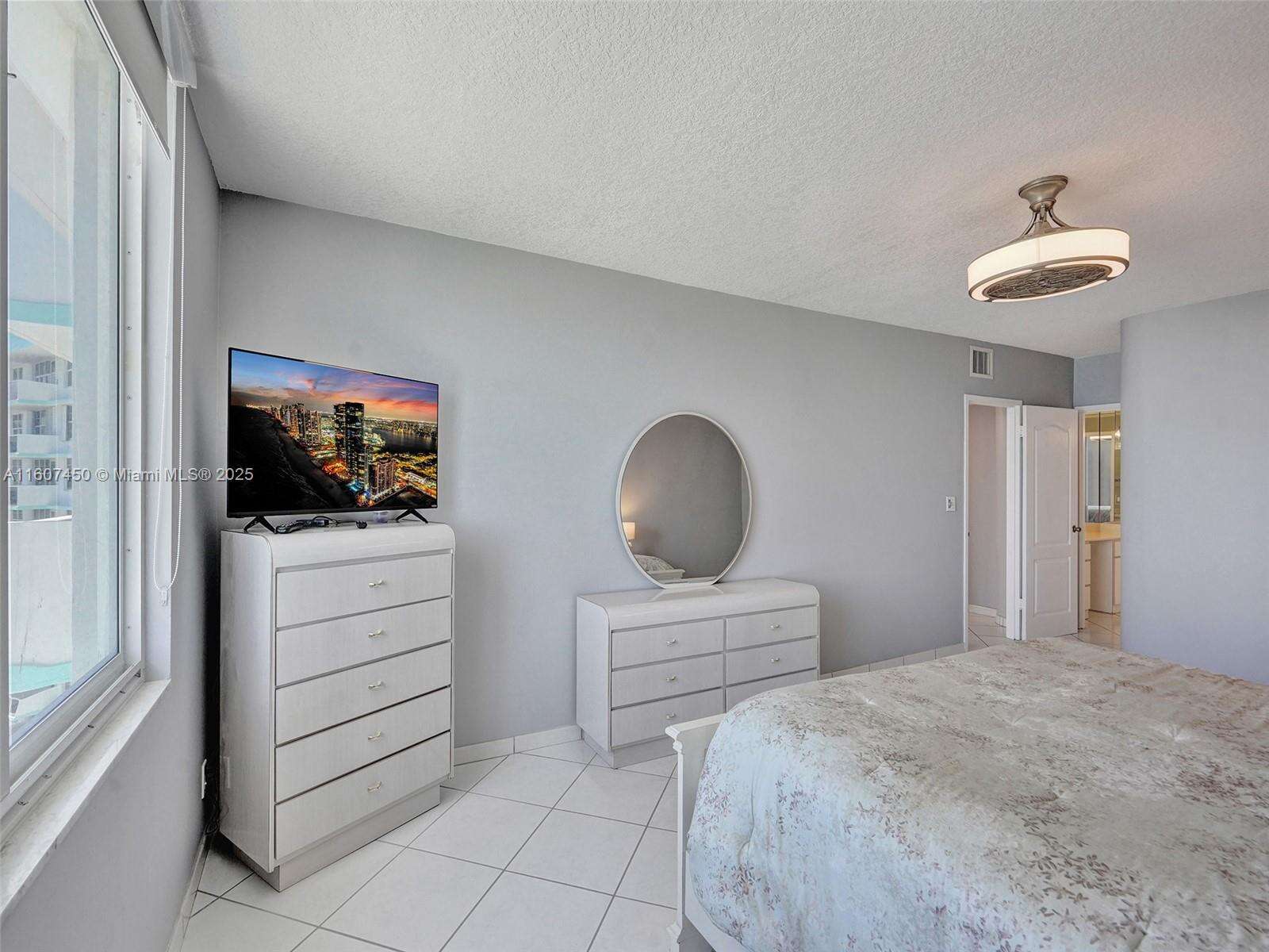 Sea Air Towers at 3725 Ocean Dr, Hollywood, FL 33019 - For Rent photo 9