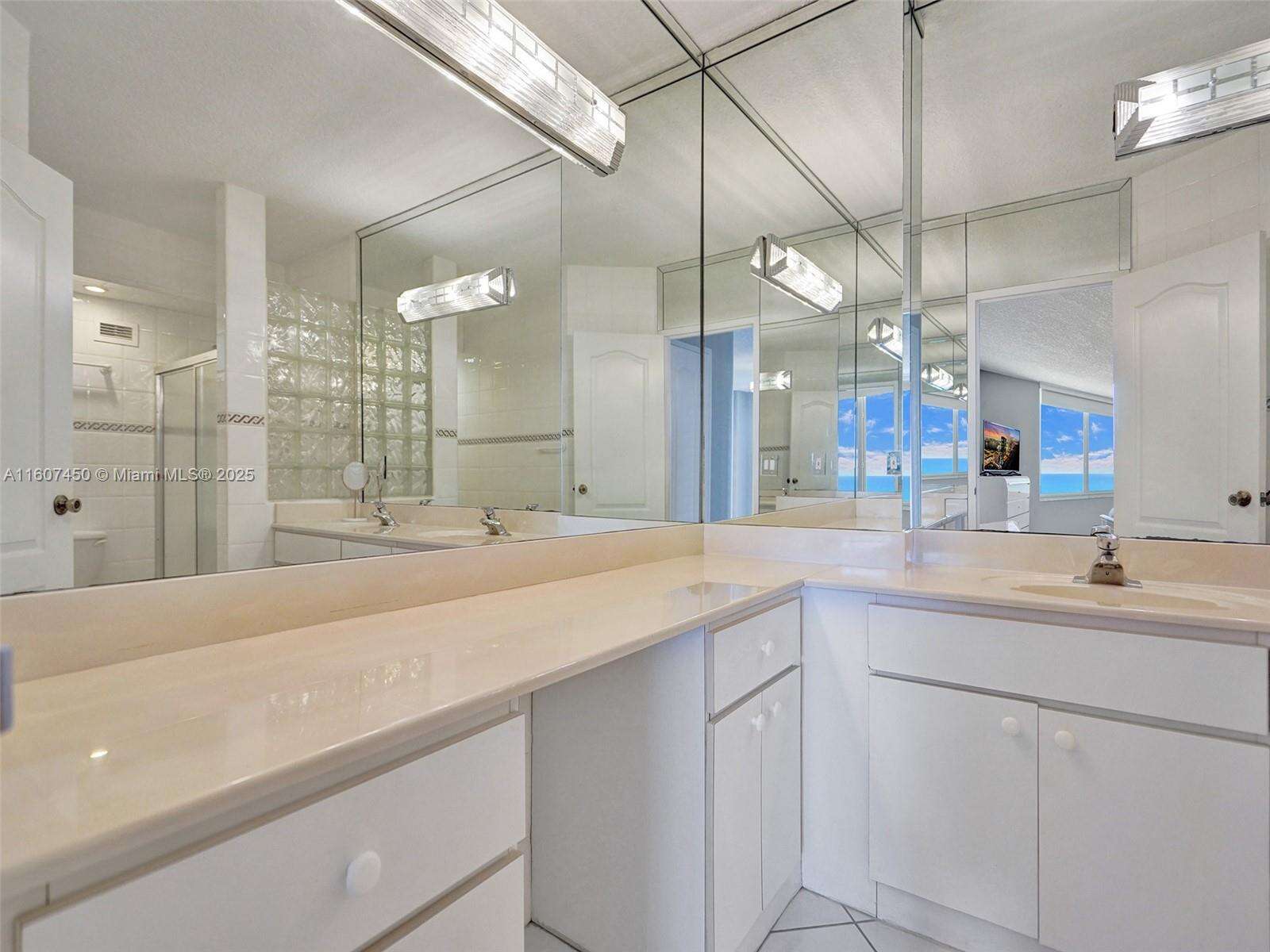 Sea Air Towers at 3725 Ocean Dr, Hollywood, FL 33019 - For Rent photo 10