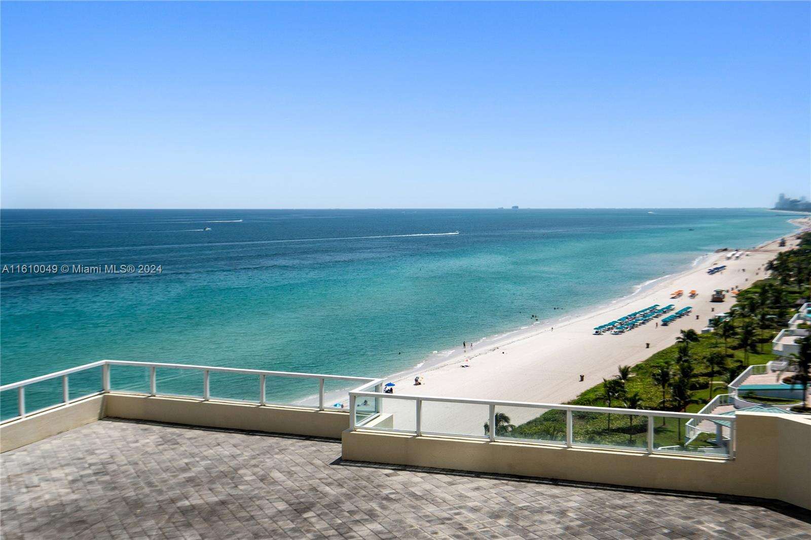 La Perla at 16699 Collins Ave, Sunny Isles Beach, FL 33160 - For Rent photo 14