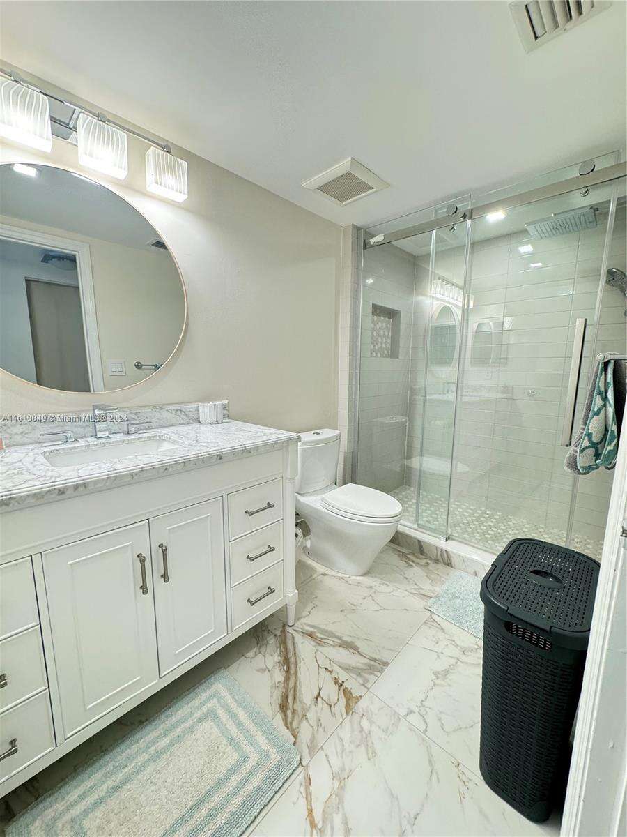 La Perla at 16699 Collins Ave, Sunny Isles Beach, FL 33160 - For Rent photo 18