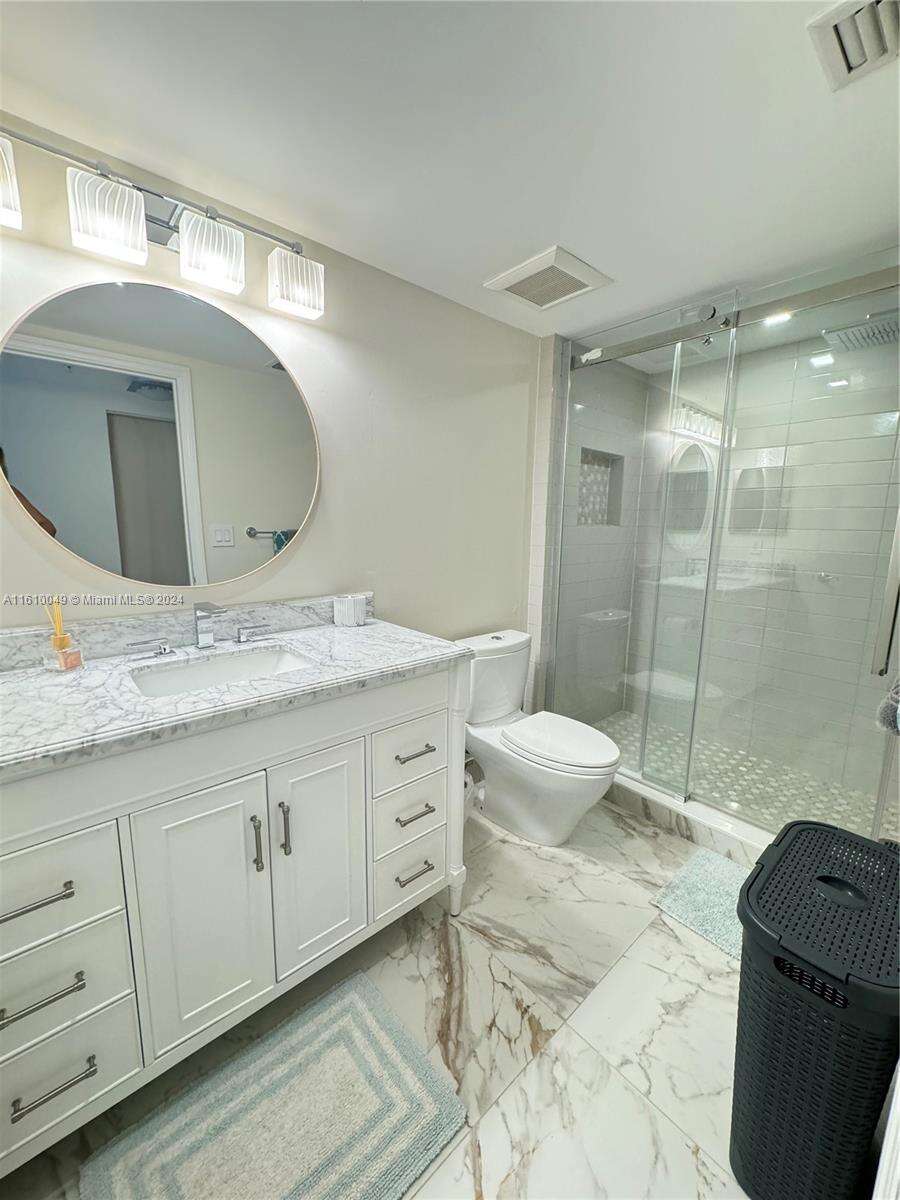 La Perla at 16699 Collins Ave, Sunny Isles Beach, FL 33160 - For Rent photo 19