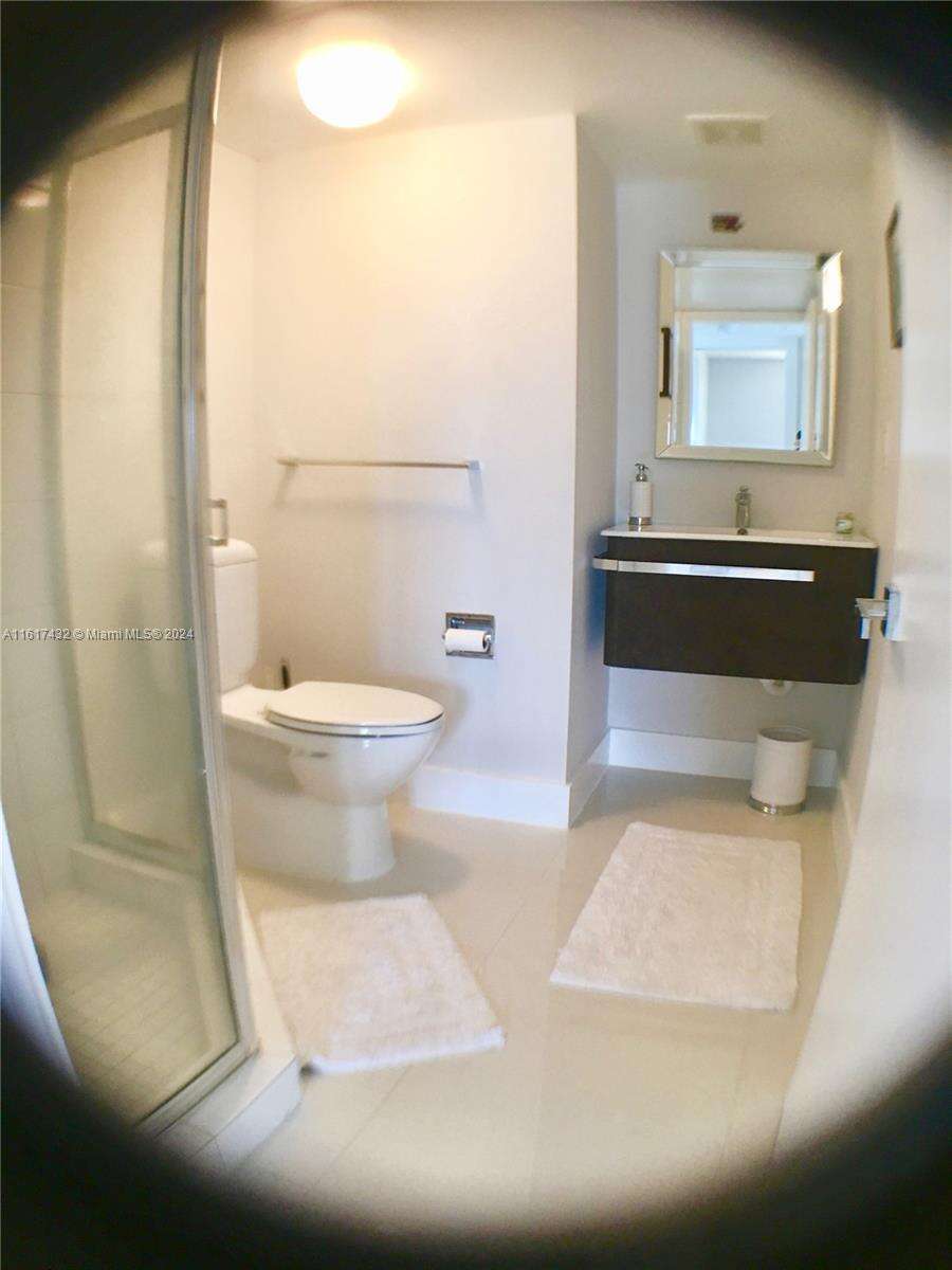 Club Atlantis at 2555 Collins Ave, Miami Beach, FL 33140 - For Rent photo 11