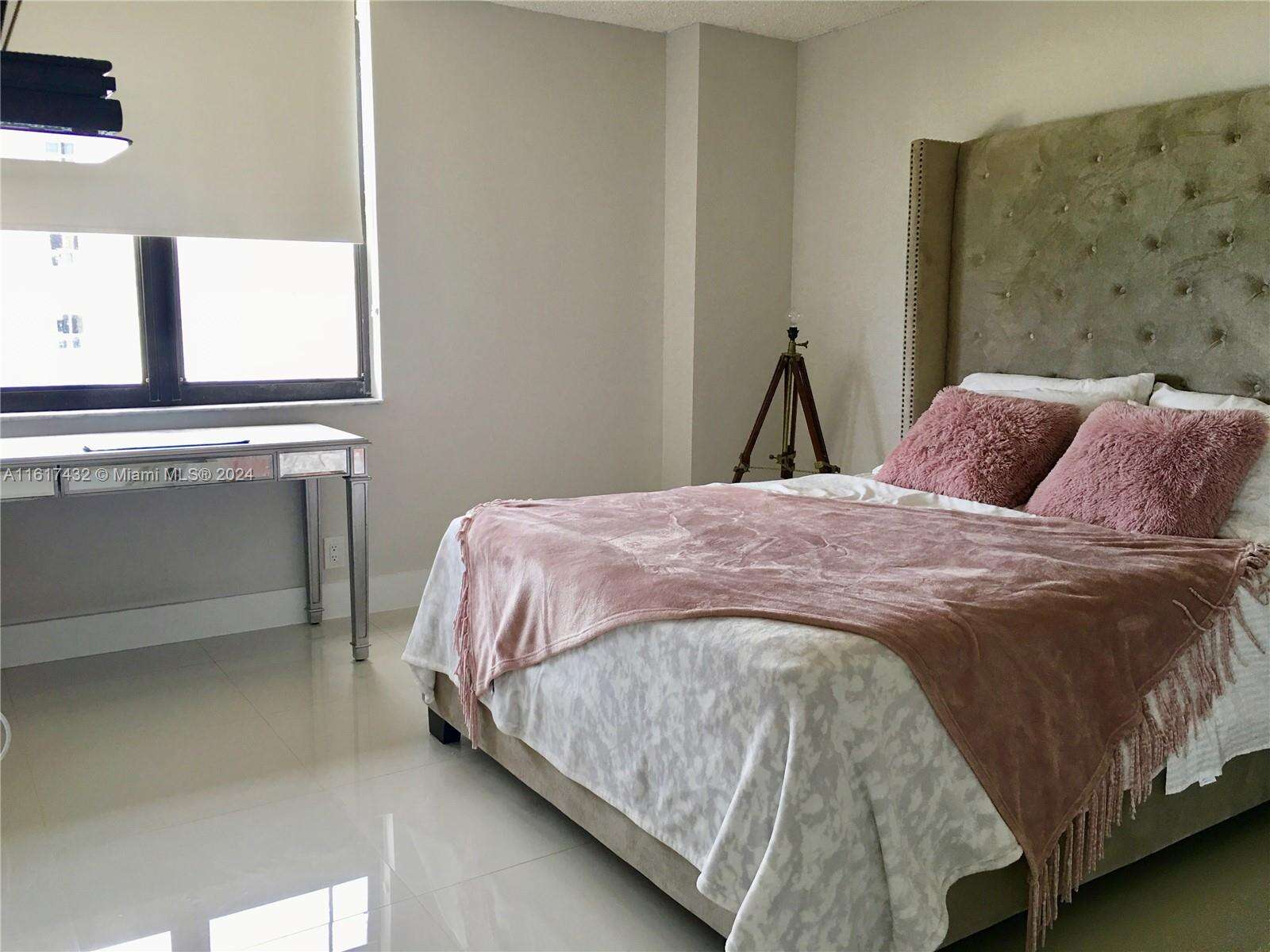 Club Atlantis at 2555 Collins Ave, Miami Beach, FL 33140 - For Rent photo 8
