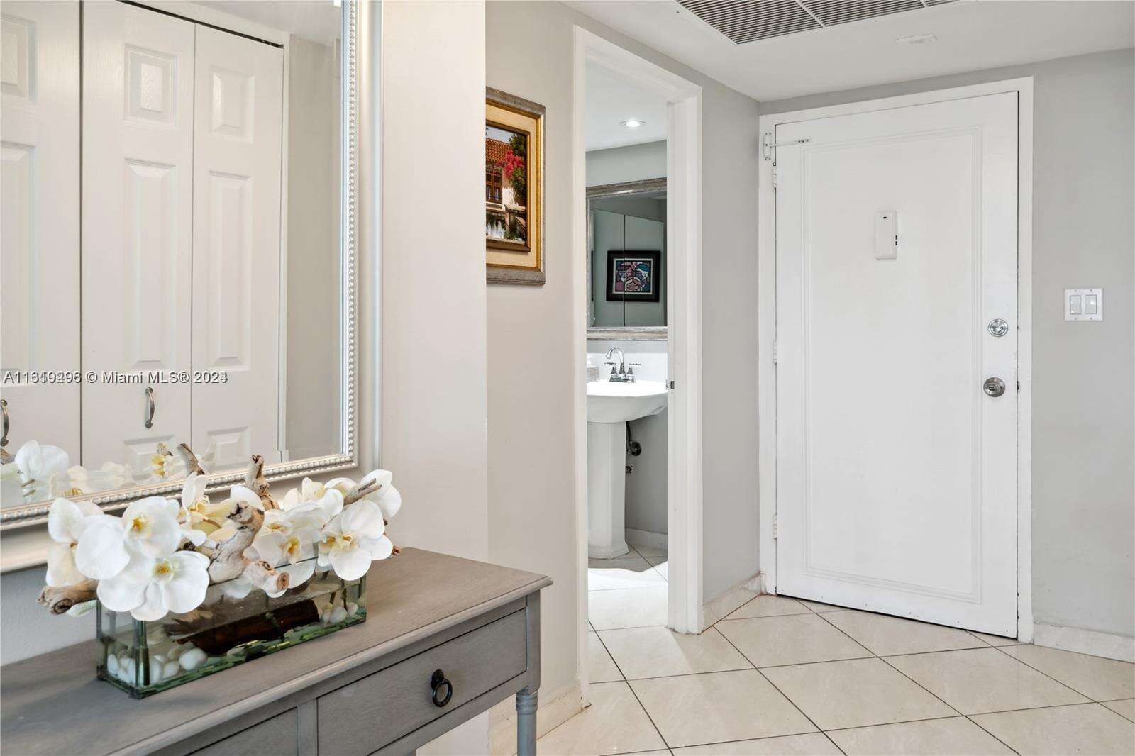 The Carriage House at 5401 Collins Ave, Miami Beach, FL 33140 - For Rent photo 16