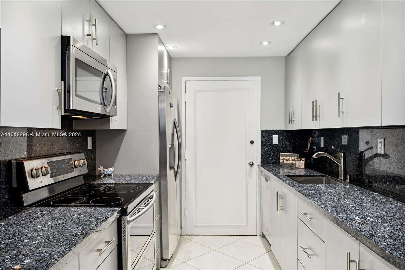 The Carriage House at 5401 Collins Ave, Miami Beach, FL 33140 - For Rent photo 24