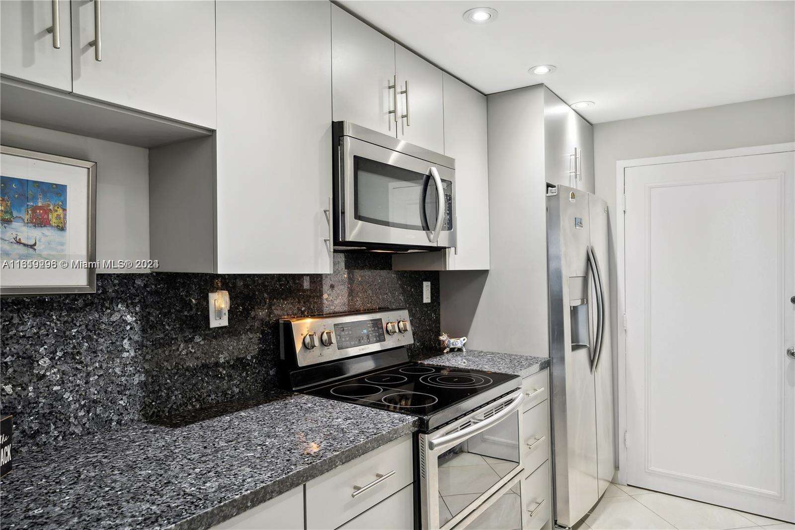 The Carriage House at 5401 Collins Ave, Miami Beach, FL 33140 - For Rent photo 25