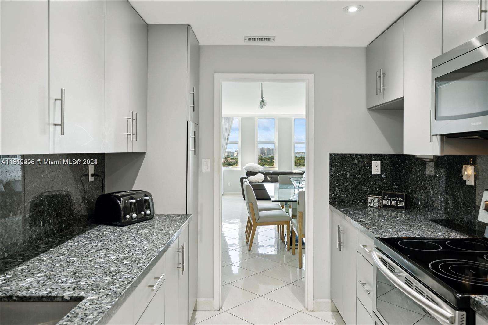 The Carriage House at 5401 Collins Ave, Miami Beach, FL 33140 - For Rent photo 26