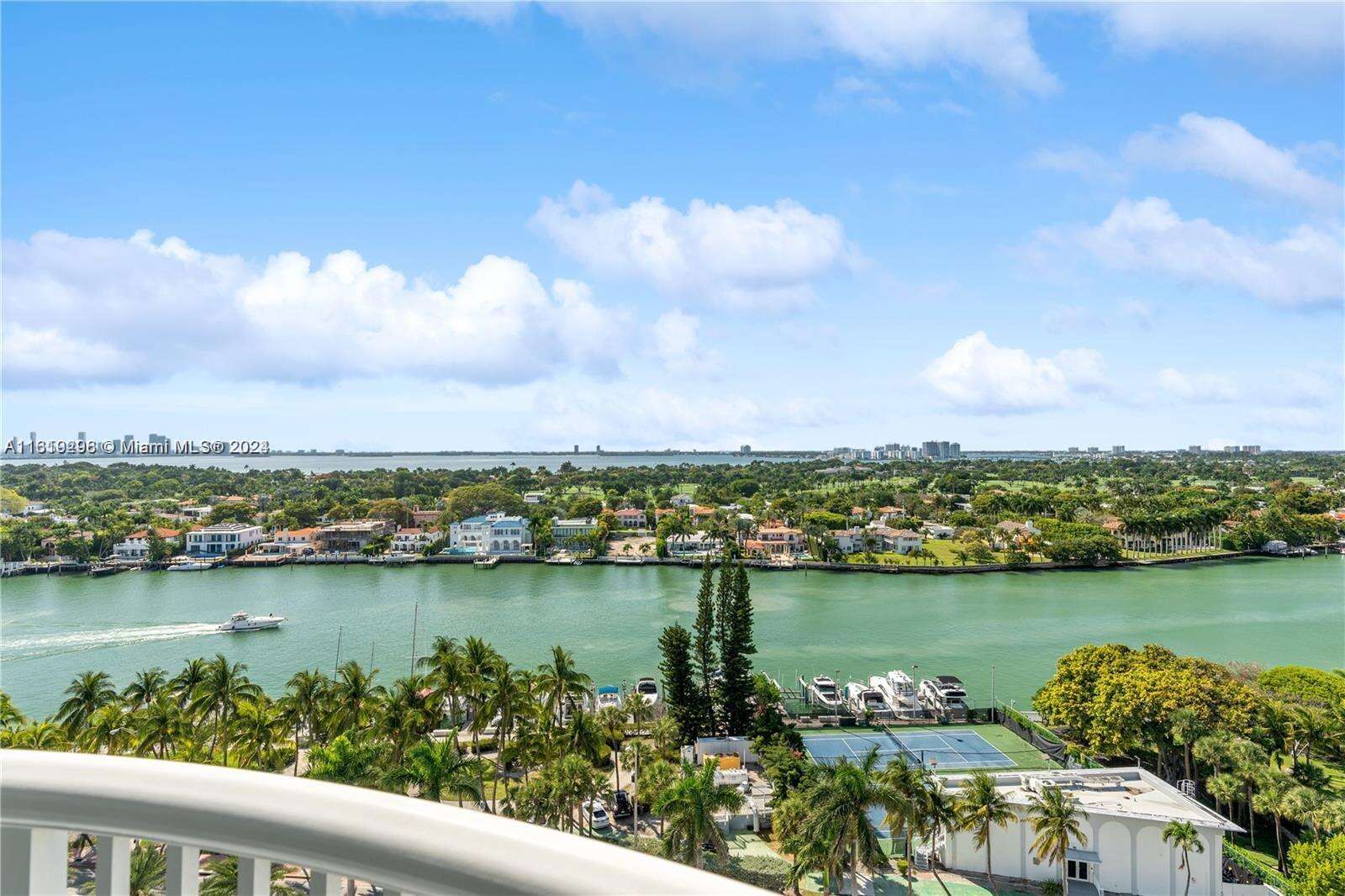 The Carriage House at 5401 Collins Ave, Miami Beach, FL 33140 - For Rent photo 5
