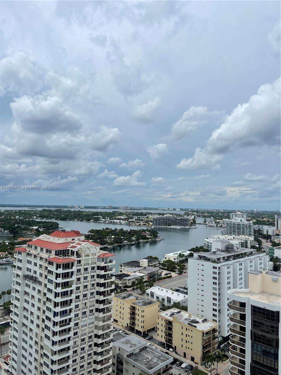 Akoya at 6365 Collins Ave, Miami Beach, FL 33141 - For Rent photo 16