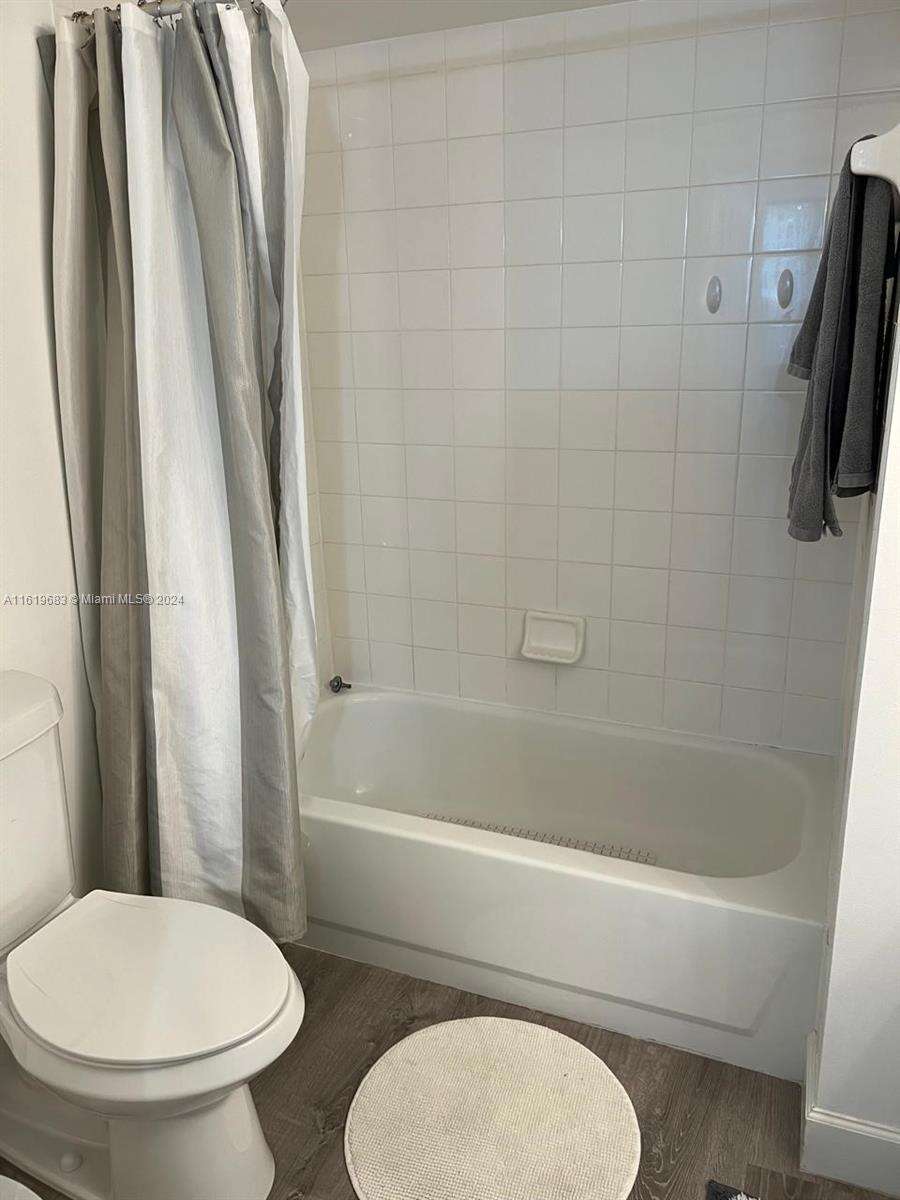 The Yacht Club At Aventura at 19901 Country Club Dr, Aventura, FL 33180 - For Rent photo 20