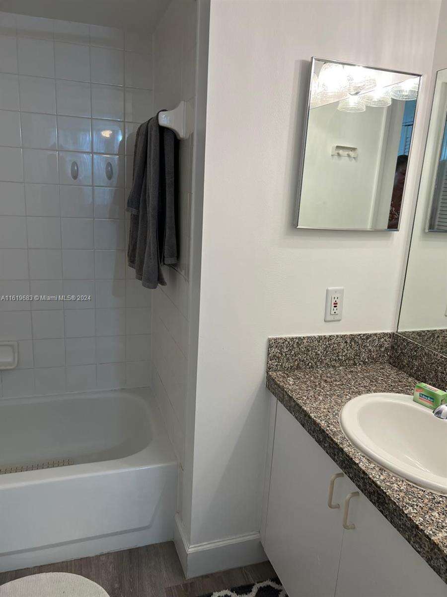 The Yacht Club At Aventura at 19901 Country Club Dr, Aventura, FL 33180 - For Rent photo 21