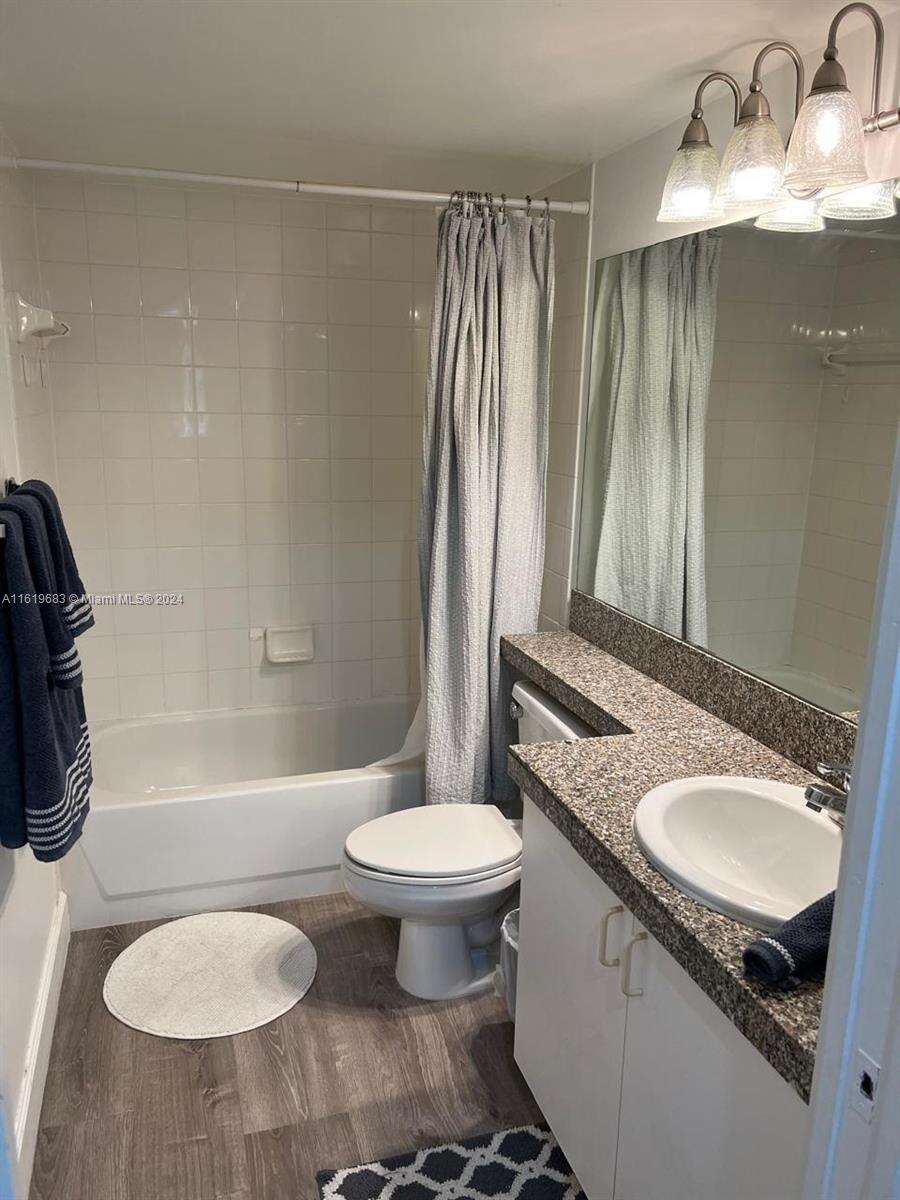 The Yacht Club At Aventura at 19901 Country Club Dr, Aventura, FL 33180 - For Rent photo 22
