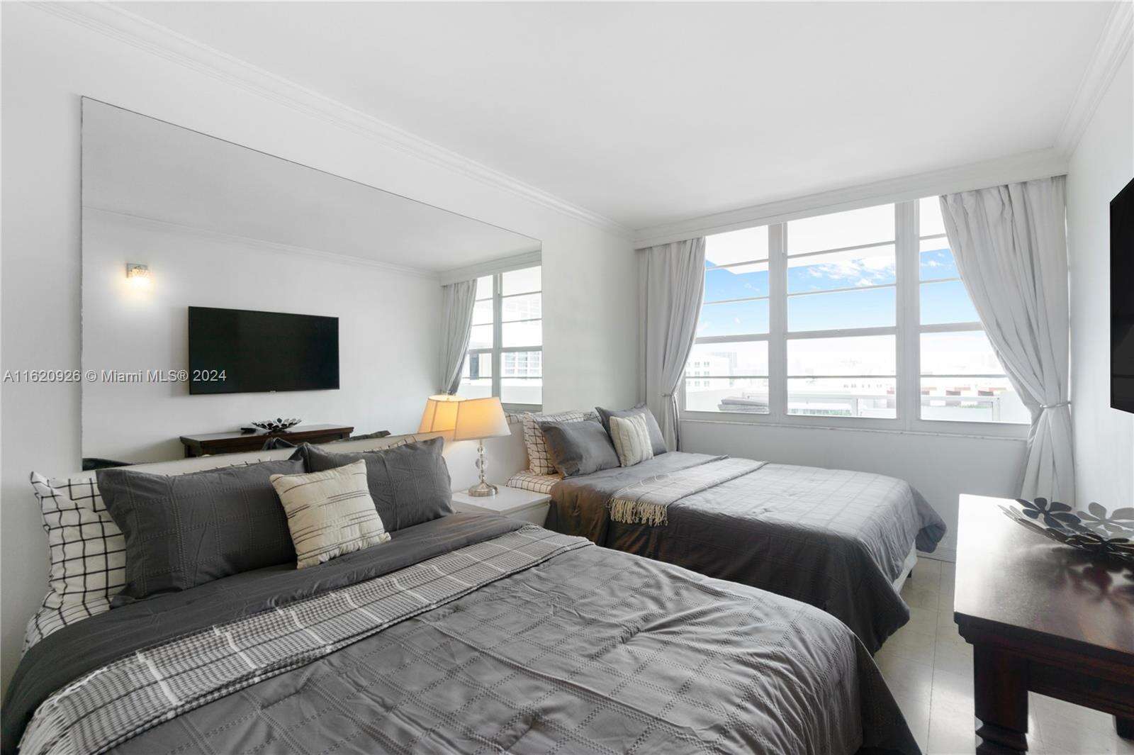 Decoplage at 100 Lincoln Rd, Miami Beach, FL 33139 - For Rent photo 5