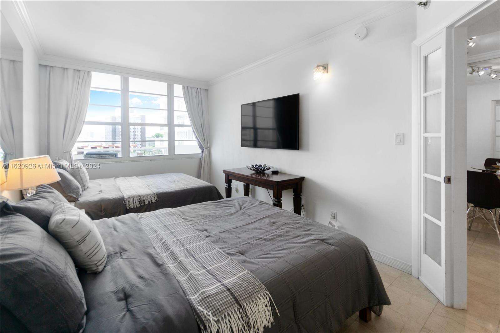 Decoplage at 100 Lincoln Rd, Miami Beach, FL 33139 - For Rent photo 7