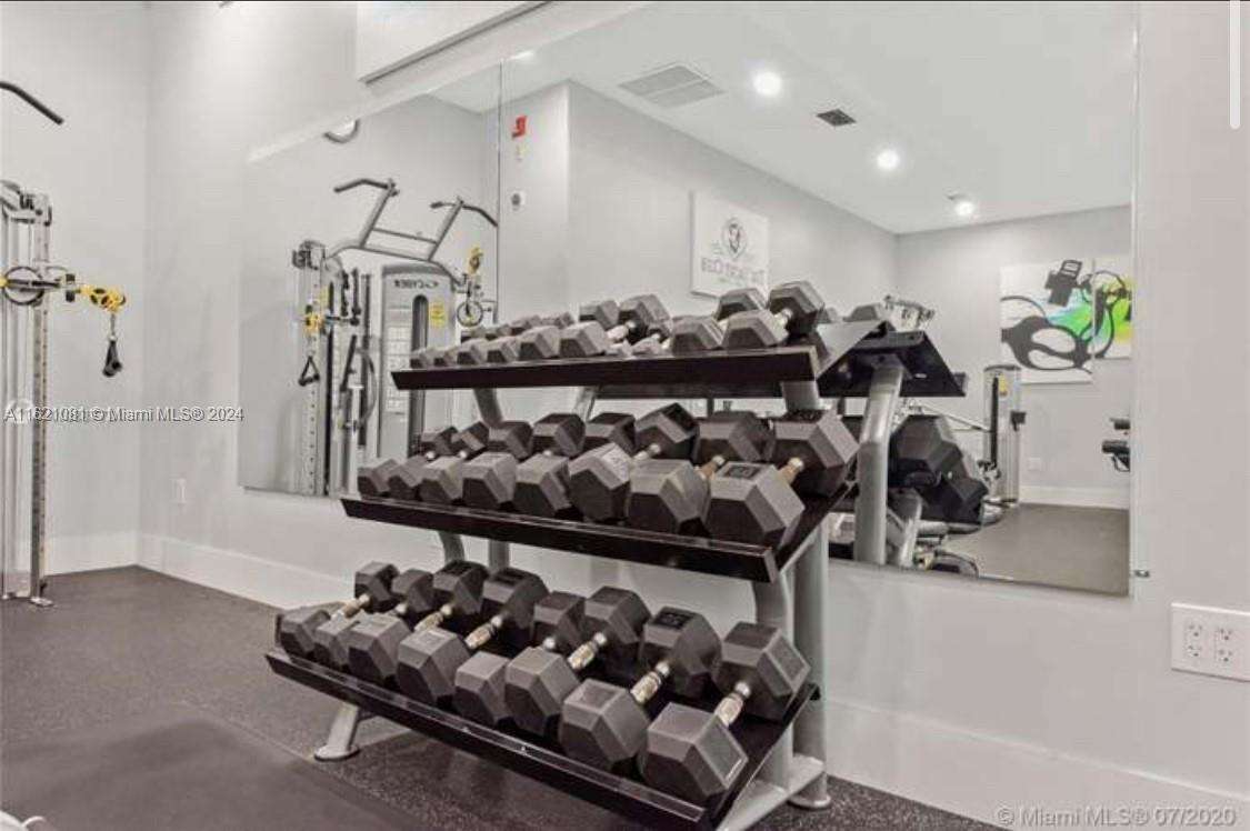 The Yacht Club At Aventura at 19999 Country Club Dr, Aventura, FL 33180 - For Rent photo 23