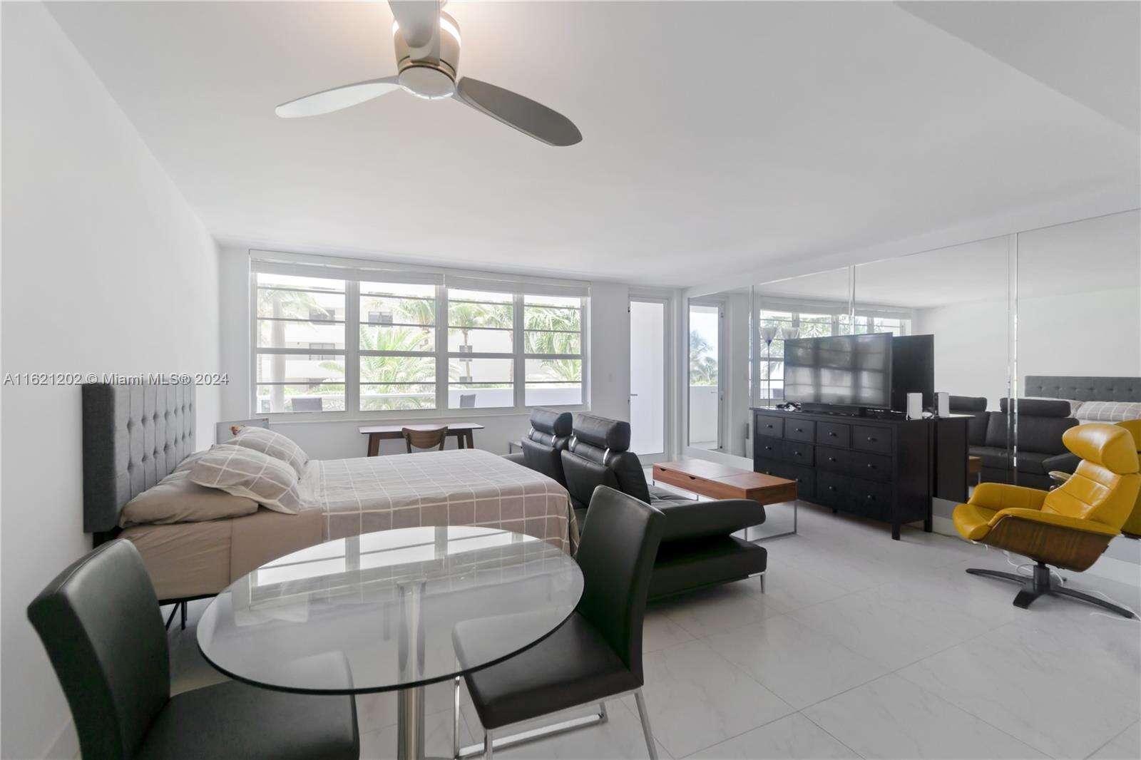 Decoplage at 100 Lincoln Rd, Miami Beach, FL 33139 - For Rent photo 2