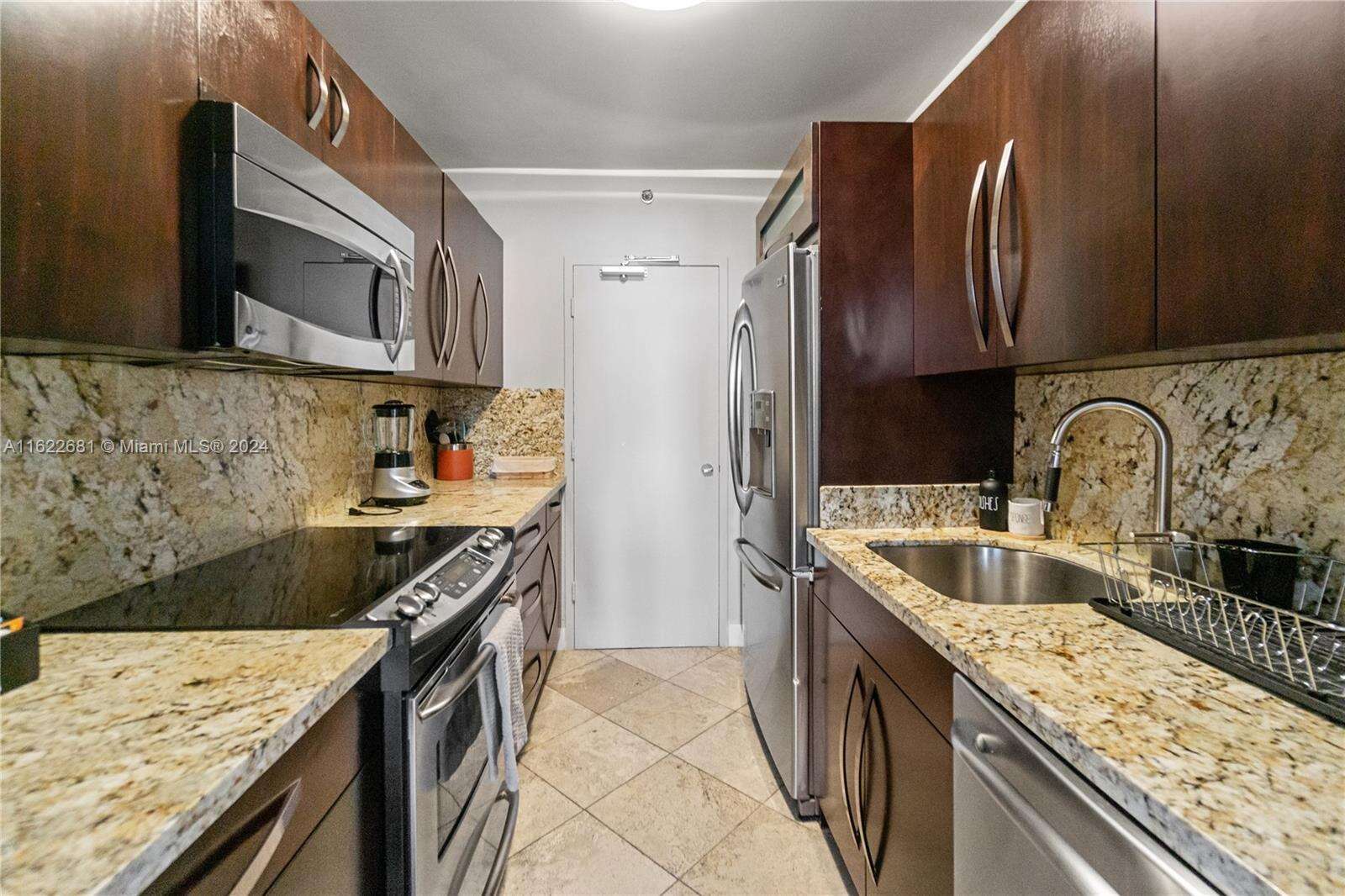 Decoplage at 100 Lincoln Rd, Miami Beach, FL 33139 - For Rent photo 16