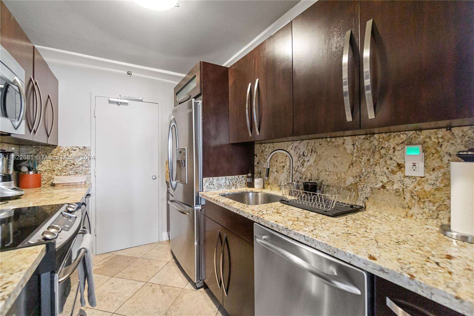 Decoplage at 100 Lincoln Rd, Miami Beach, FL 33139 - For Rent photo 18